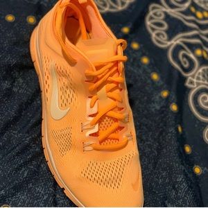 NIKE FREE SIZE 10 US WOMENS